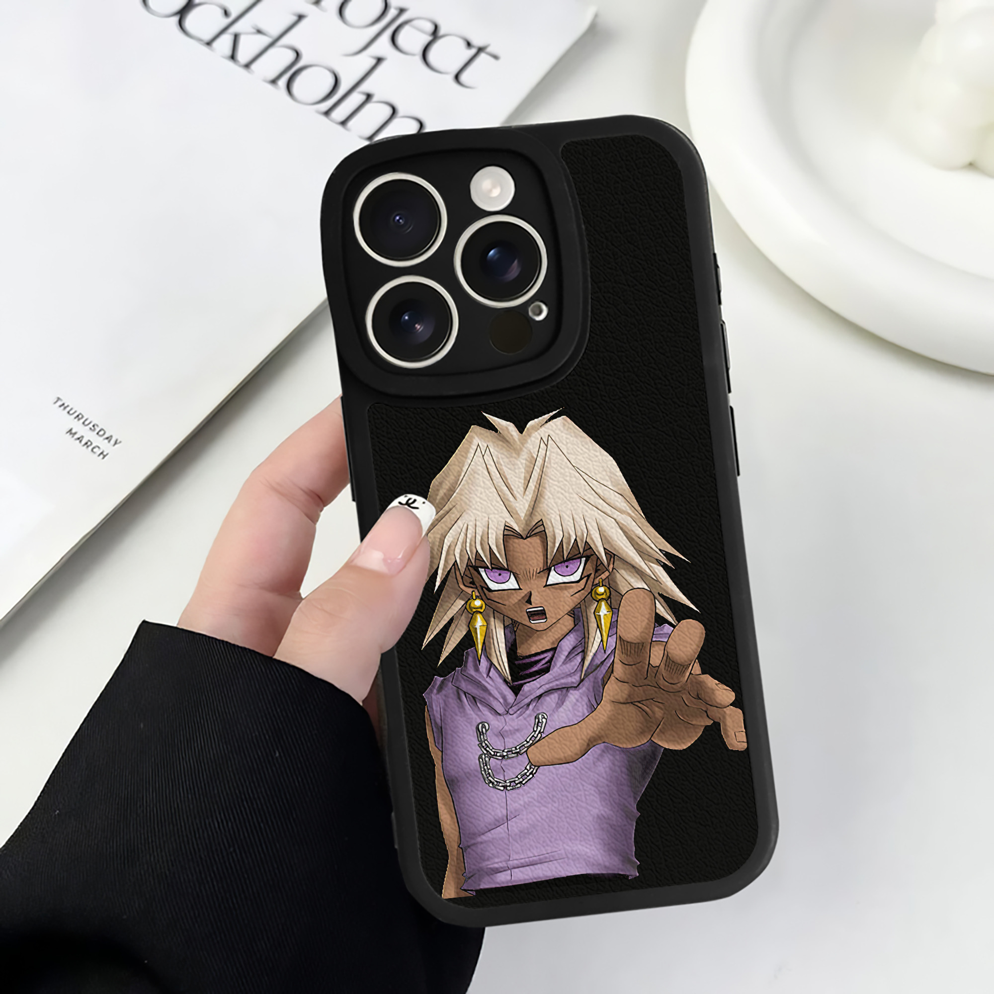 遊☆戯☆王 Yu-Gi-Oh! 【iPhone 16シリーズ対応】シリコンスマホケース（レザー調） 材質：シリコン